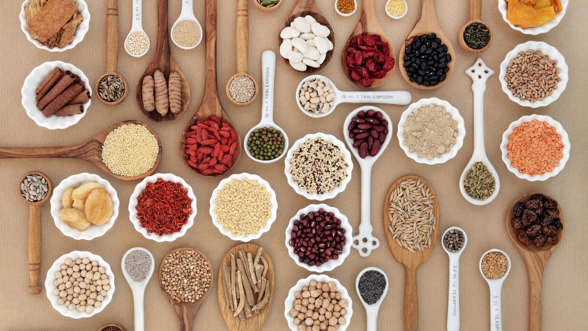 Why Vitamin K, Zinc, and B Vitamins Are Important In Perimenopause